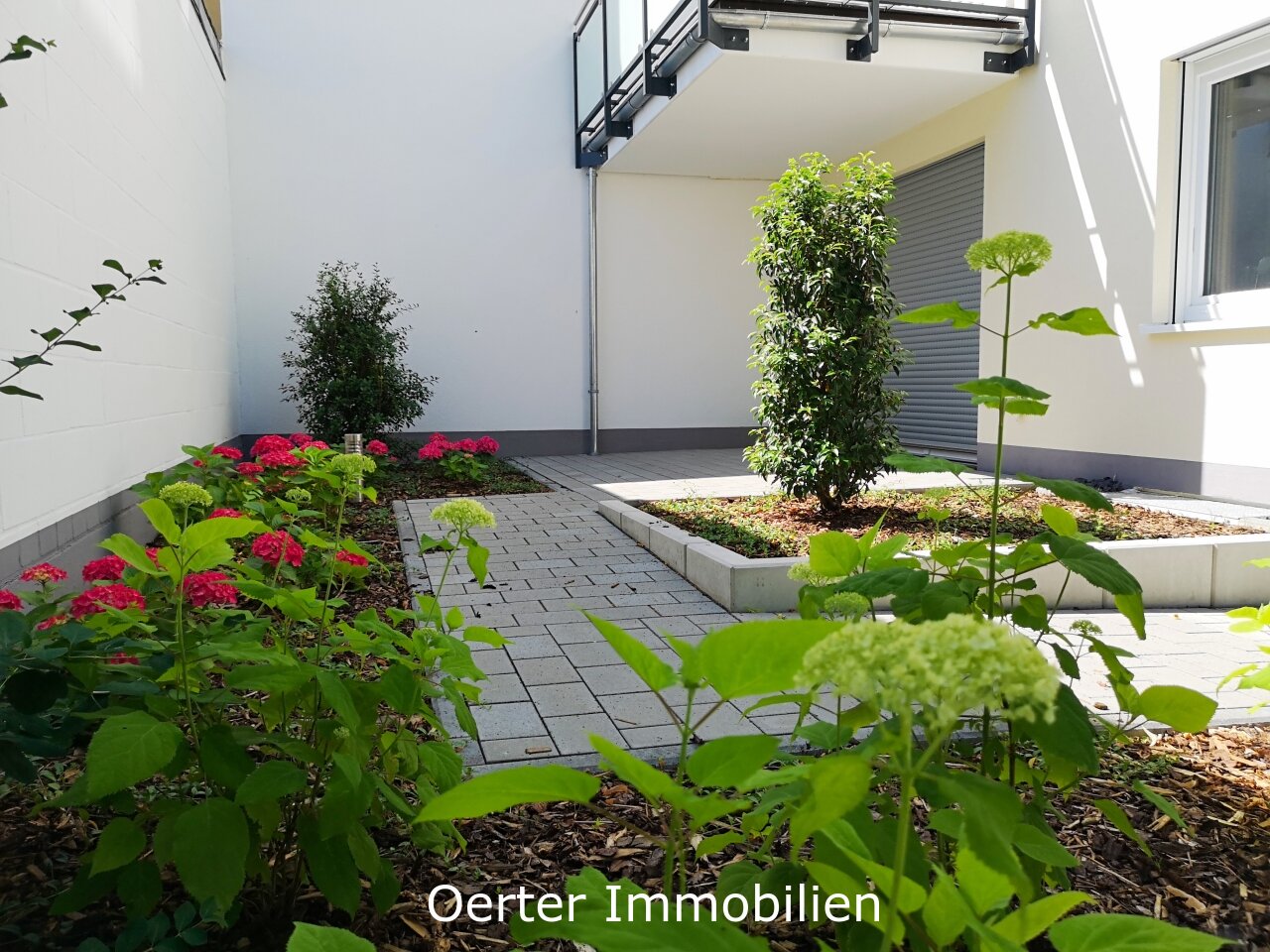 Barrierefreie Wohnung mit Luxusküche, Terrasse und Wallbox Barrierefreie Wohnung mit Luxusküche, Terrasse und Wallbox